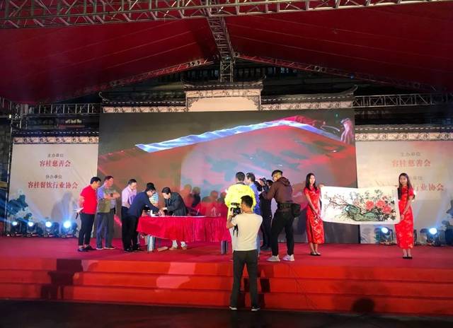 开云电竞官方网站_长腿小姐姐!《约会大作战》七罪的COSPLAY欣赏(图2) 开云电竞官网